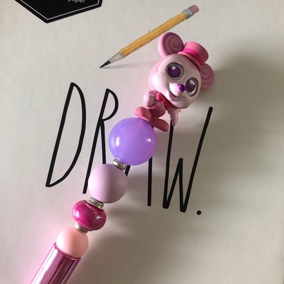 Disney Doorables: Mickey Mouse & Friends: Mickey Mouse handmade beaded pen - Picture 1 of 3
